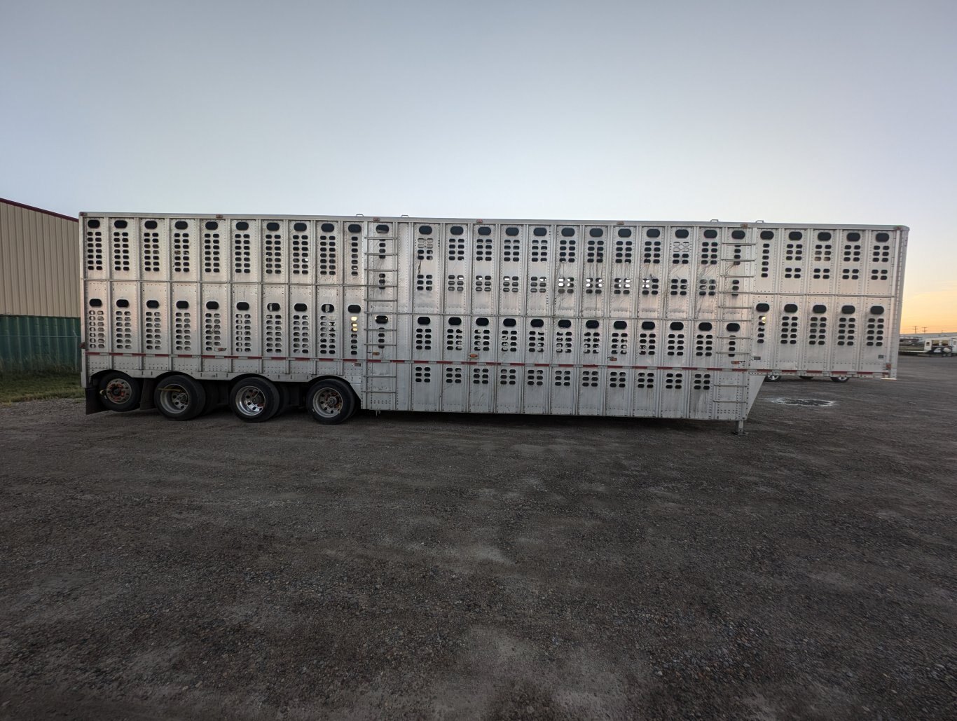 2015 Wilson Silverstar 53ft Q/A Aluminum Cattle Liner