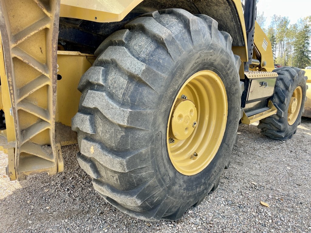 2015 Caterpillar 420F2 Backhoe Loader