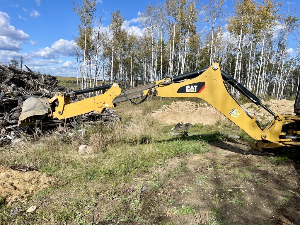 2015 Caterpillar 420F2 Backhoe Loader