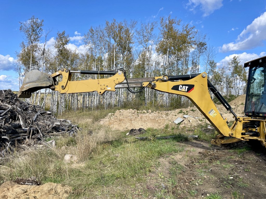 2015 Caterpillar 420F2 Backhoe Loader