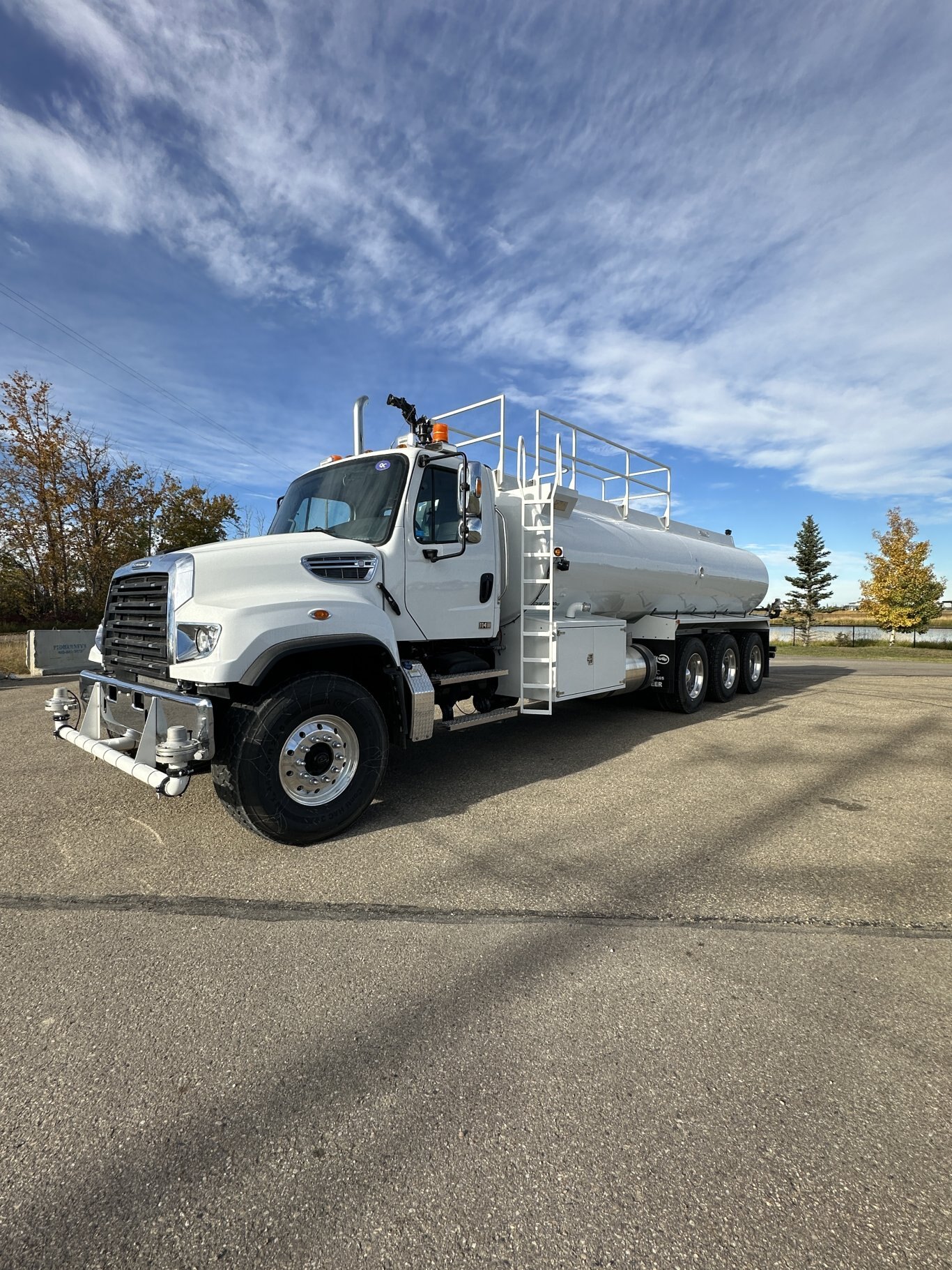 2024 Freightliner 114SD w/ 2023 22m3 Hamm's Potable Water Tank