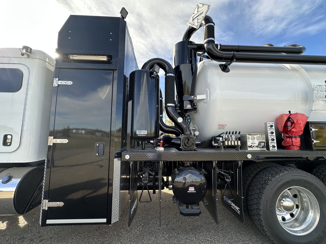 2025 Peterbilt 567 Custom Vac Combo Vac