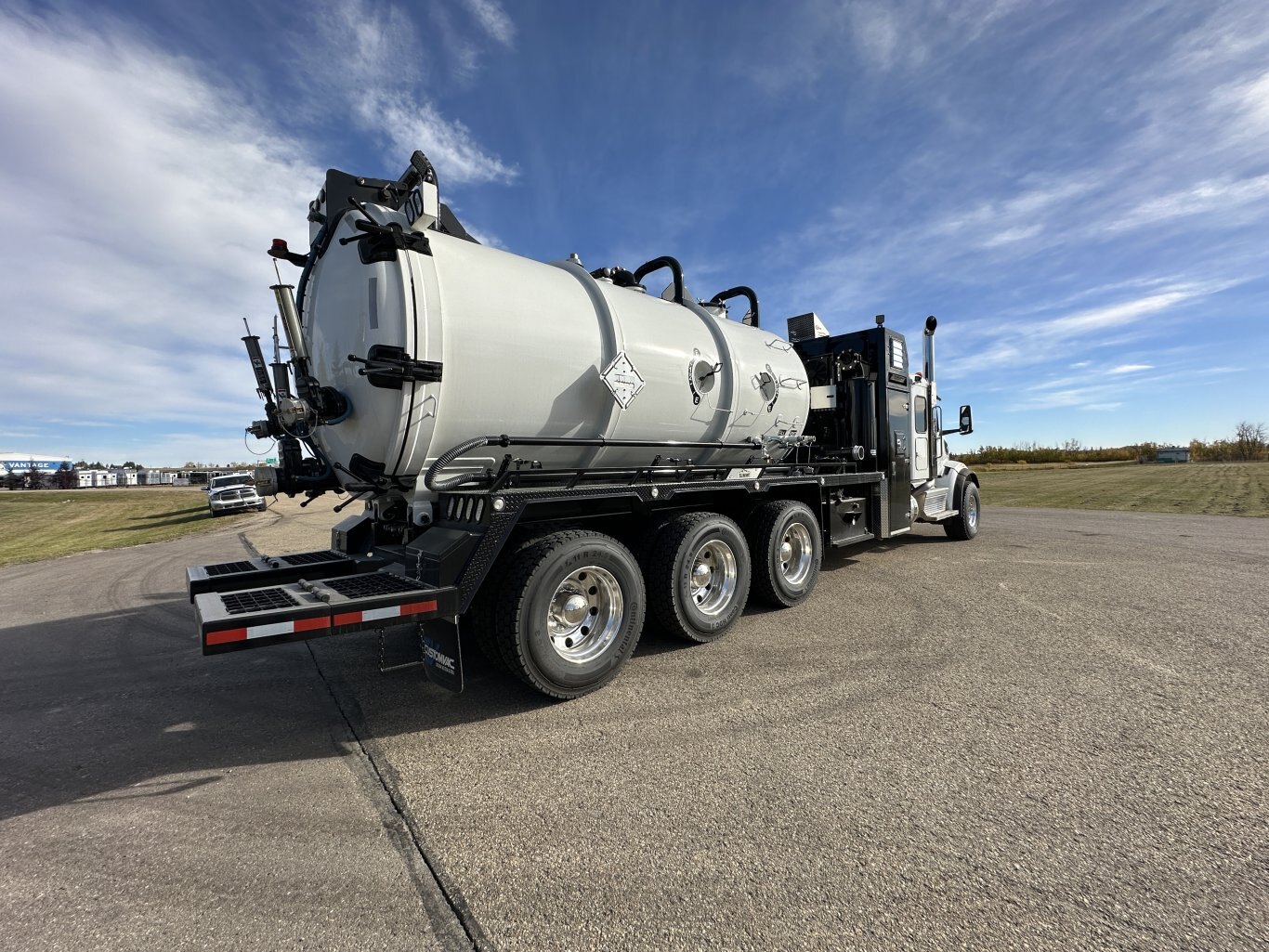 2025 Peterbilt 567 Custom Vac Combo Vac