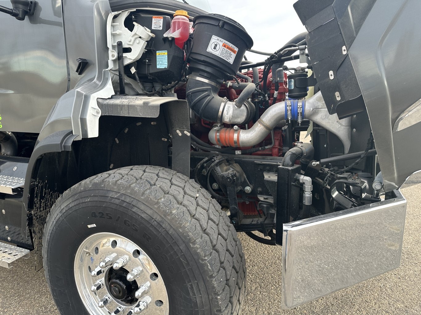 2024 Freightliner 114SD Steam Truck with MX300 Mixing System