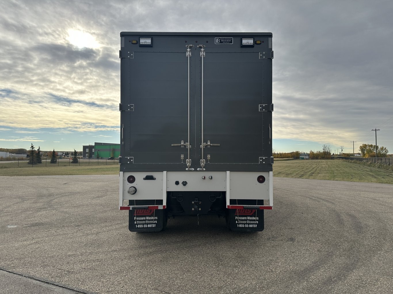 2024 Freightliner 114SD Steam Truck with MX300 Mixing System