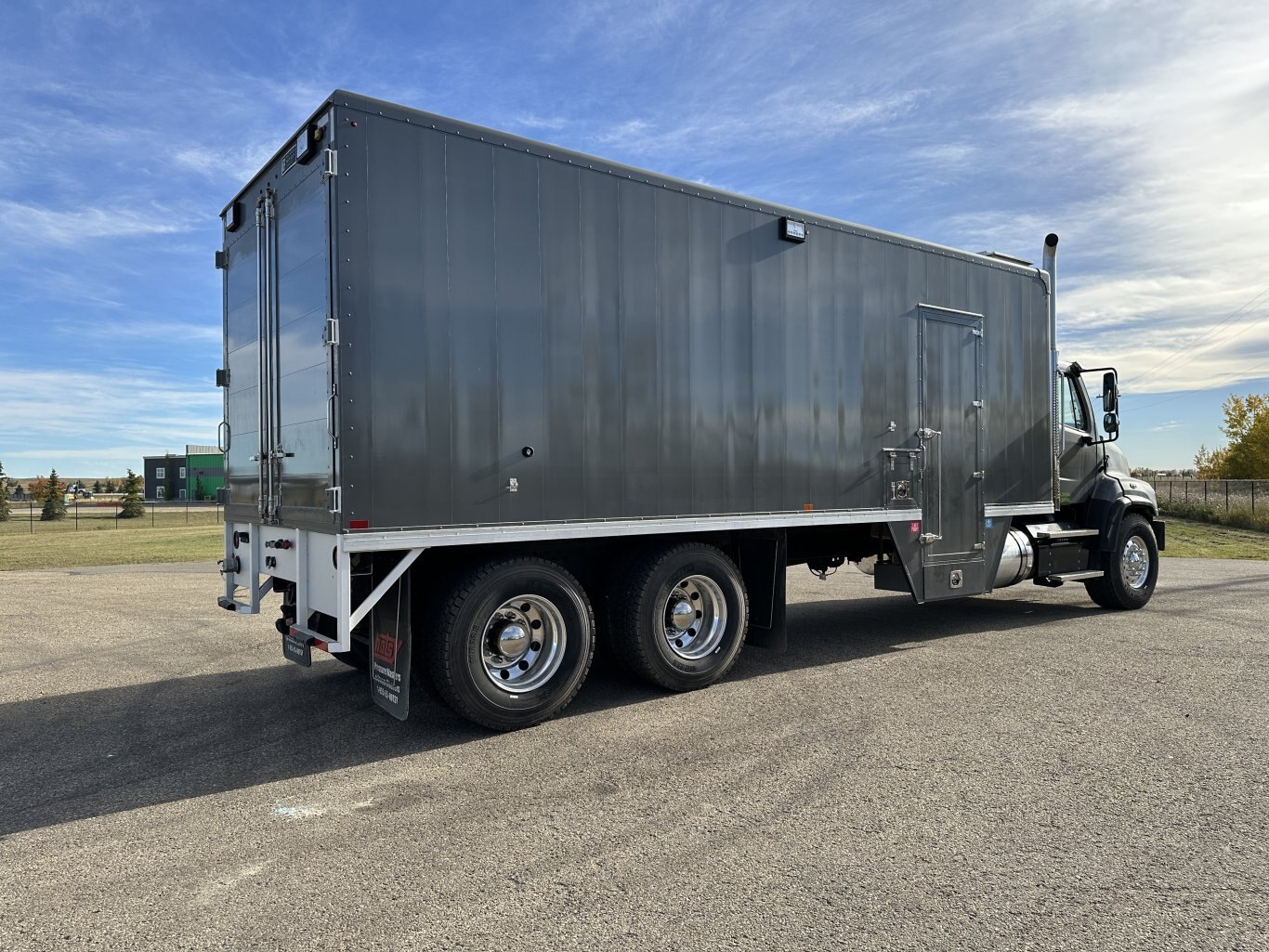 2024 Freightiner 114SD Tandem Steam Truck