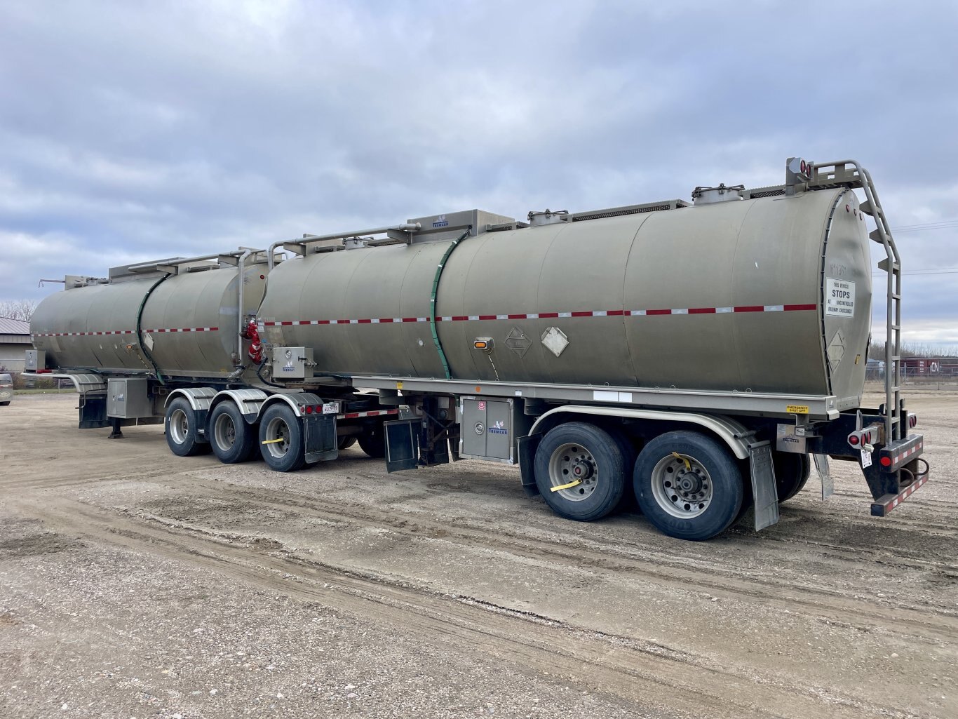 2013 Tremcar TC 407 Aluminum Super B Train Tank Trailer