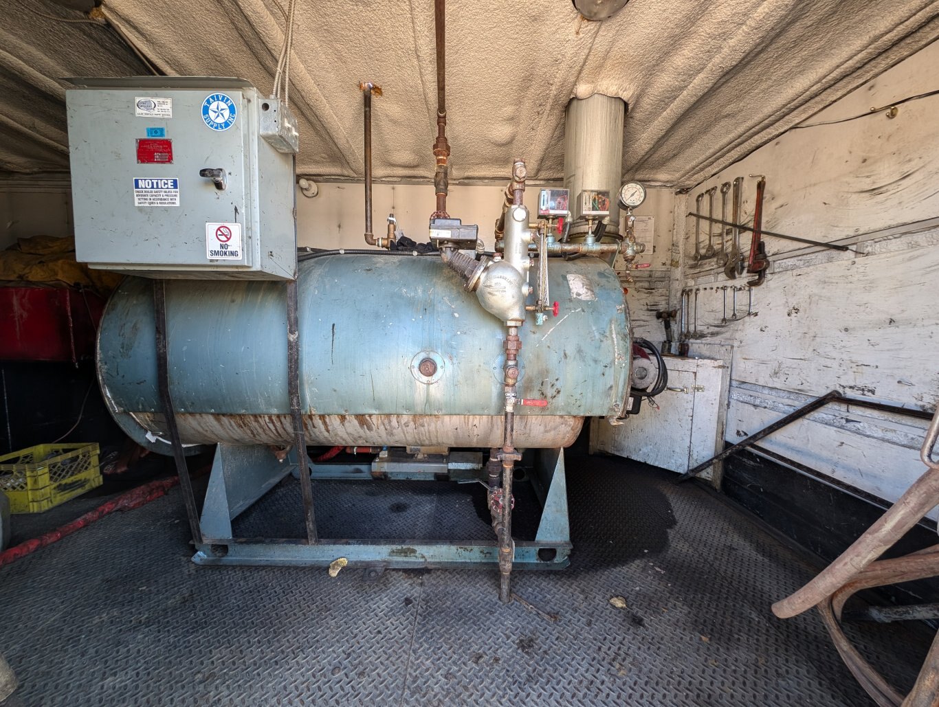 2001 International 4700 S/A Boiler/Steam Truck