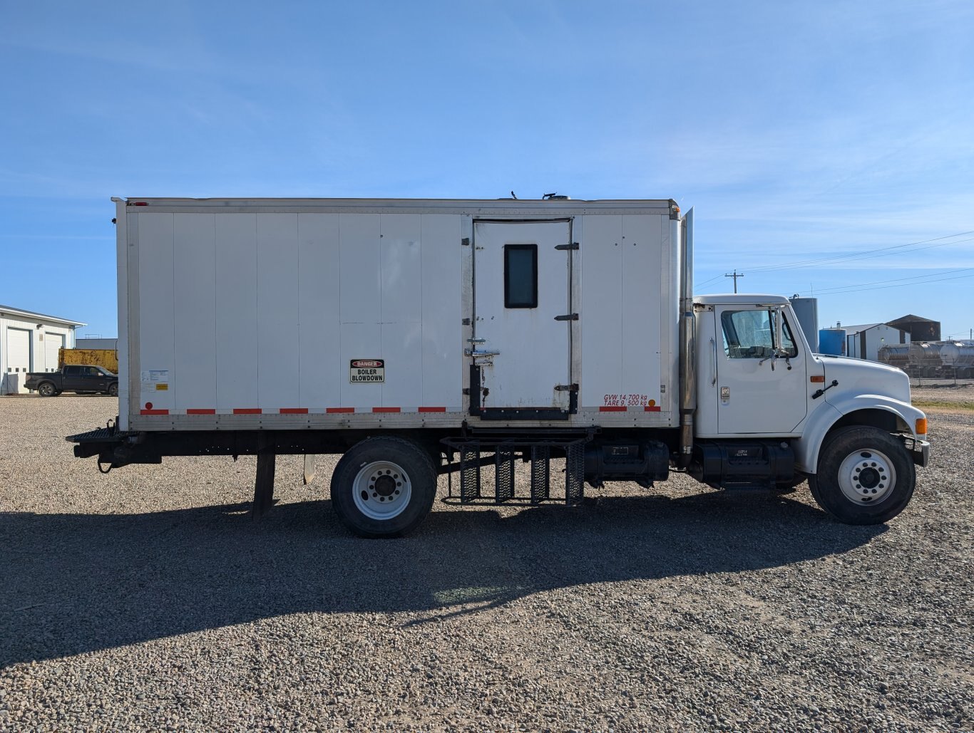 2001 International 4700 S/A Boiler/Steam Truck