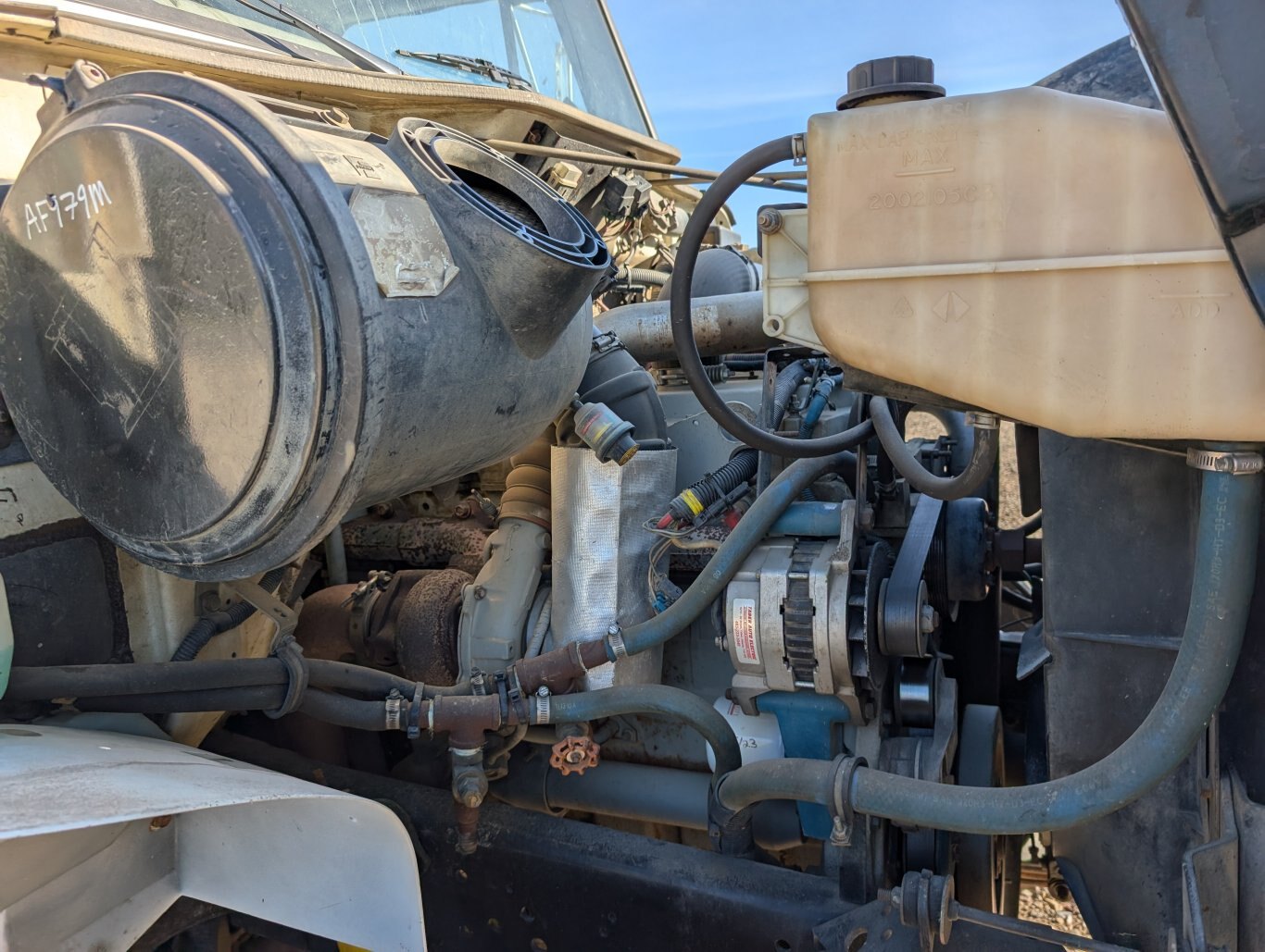 2001 International 4700 S/A Boiler/Steam Truck