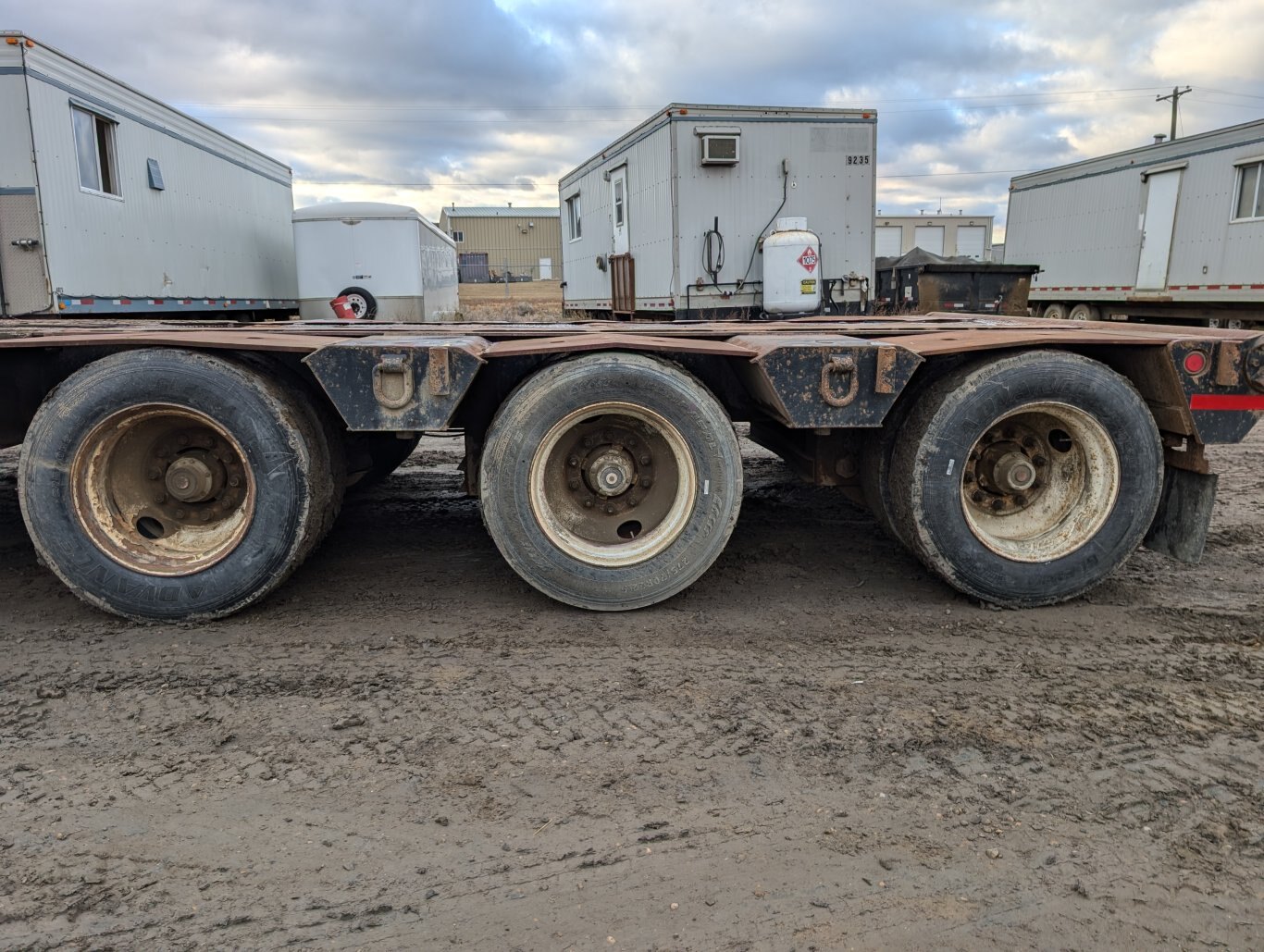 1998 Gerry's Tri/axle Scissorneck Trailer