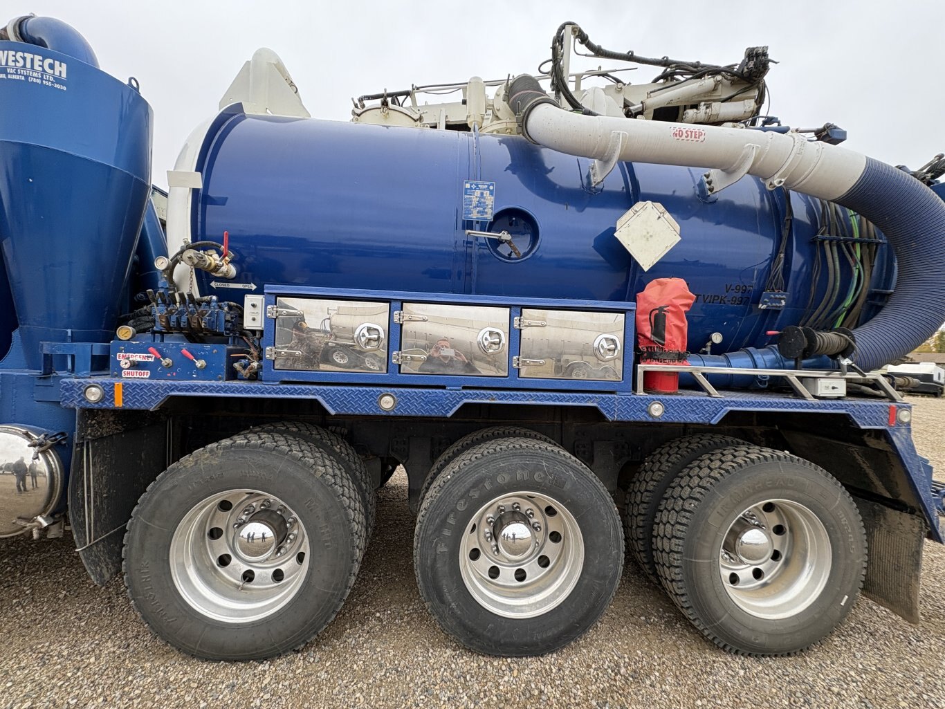 2015 Kenworth T800 Tridrive Westech Hydrovac W/ Code Tank