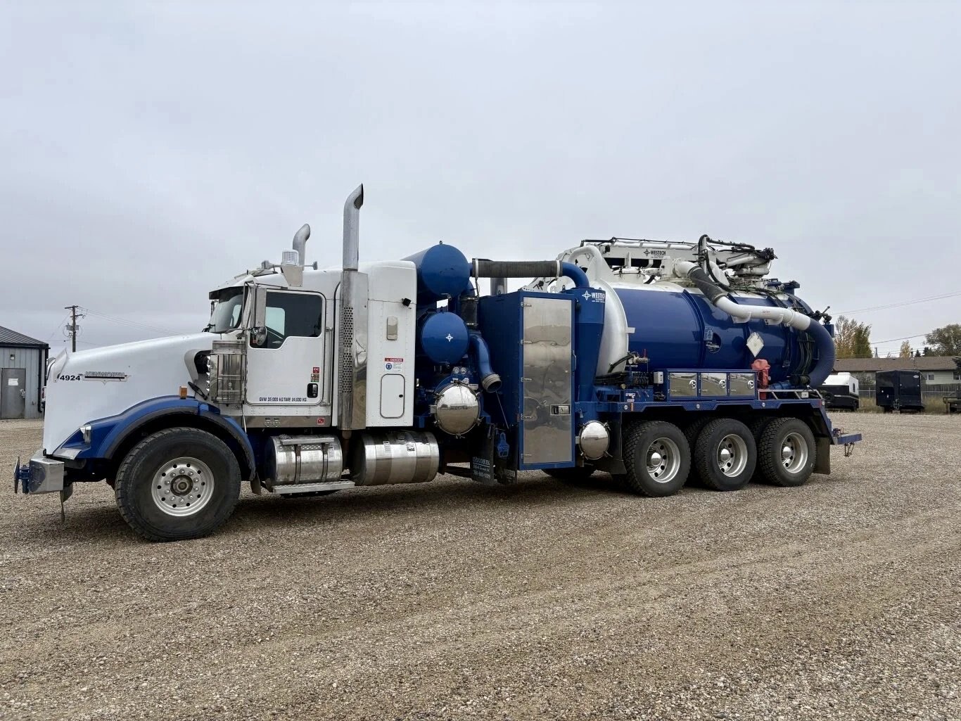 2015 Kenworth T800 Tridrive Westech Hydrovac W/ Code Tank