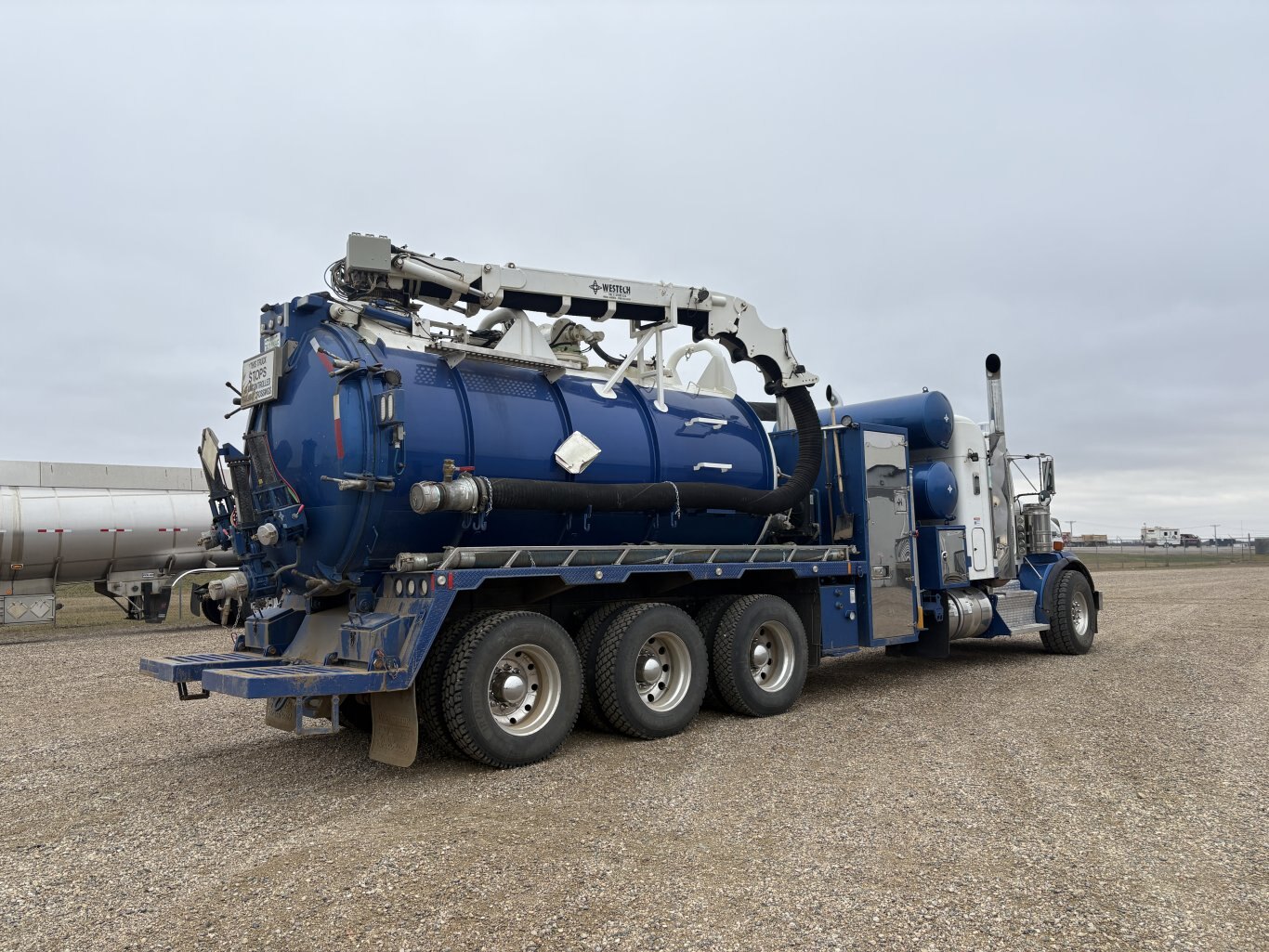 2015 Kenworth T800 Tridrive Westech Hydrovac W/ Code Tank