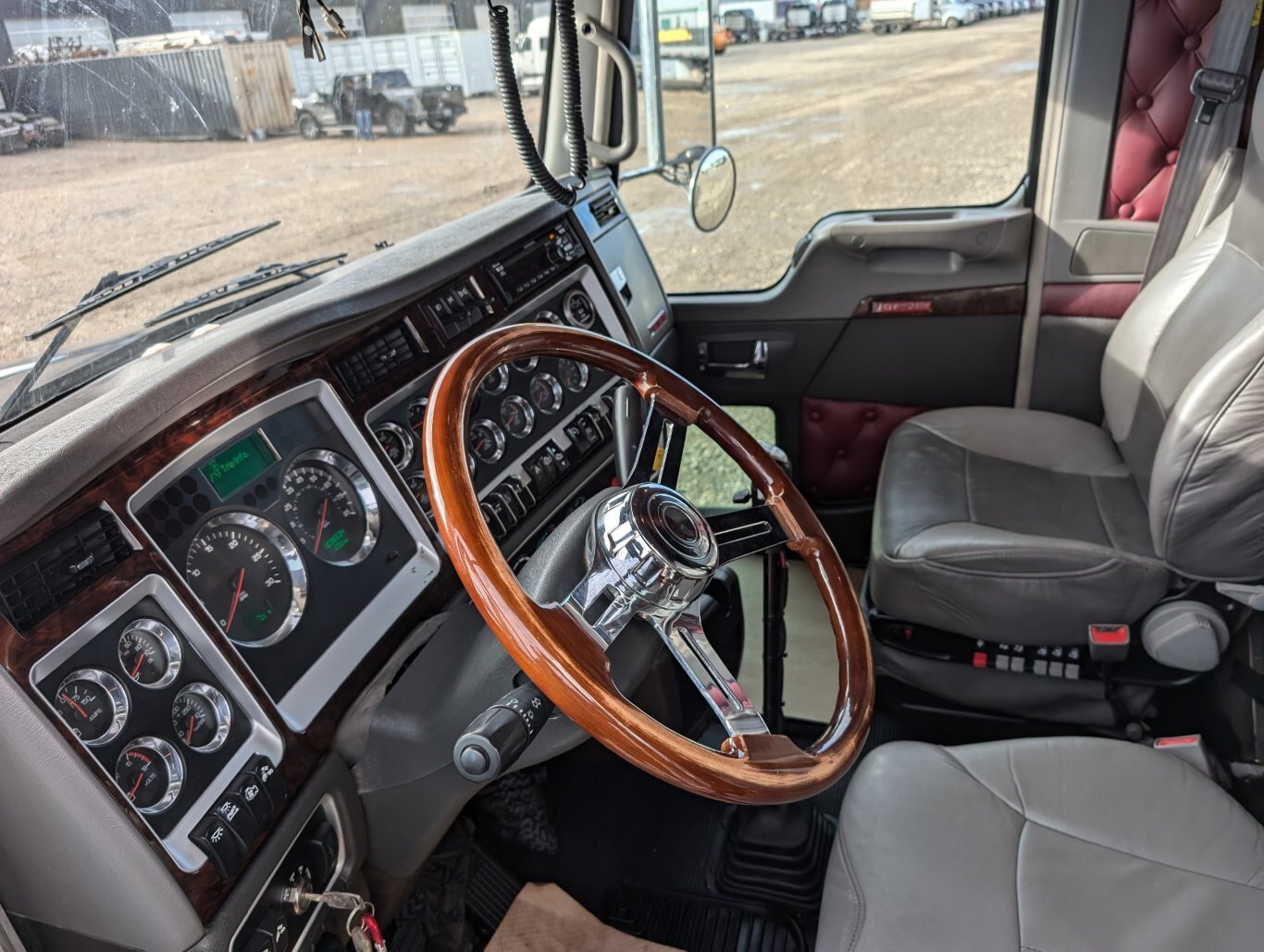 2019 Kenworth T800 Glider T/A Sleeper Truck Tractor