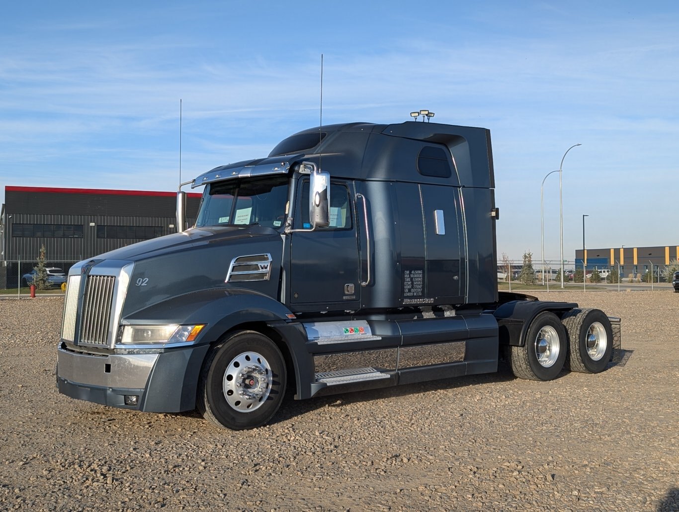 2016 Western Star 5700XE T/A Sleeper Truck Tractor