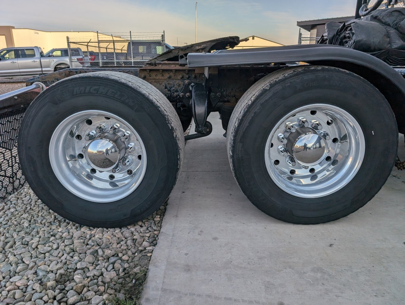 2016 Western Star 5700XE T/A Sleeper Truck Tractor