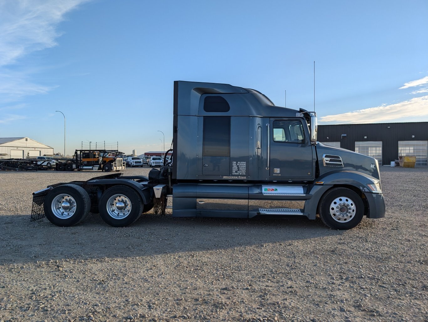 2016 Western Star 5700XE T/A Sleeper Truck Tractor