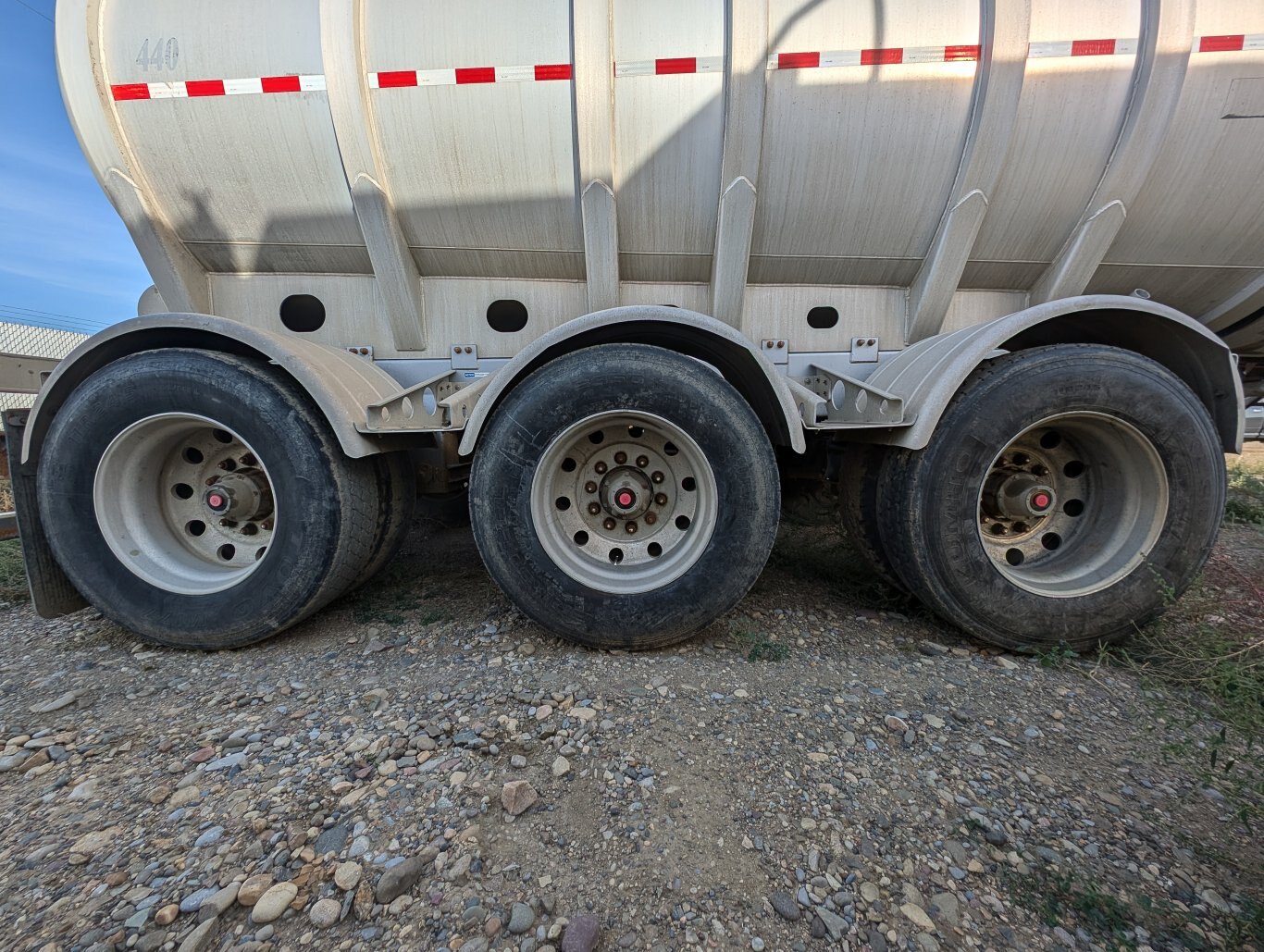 2012 Heil TC 407 Tri axle Aluminum Tank Trailer