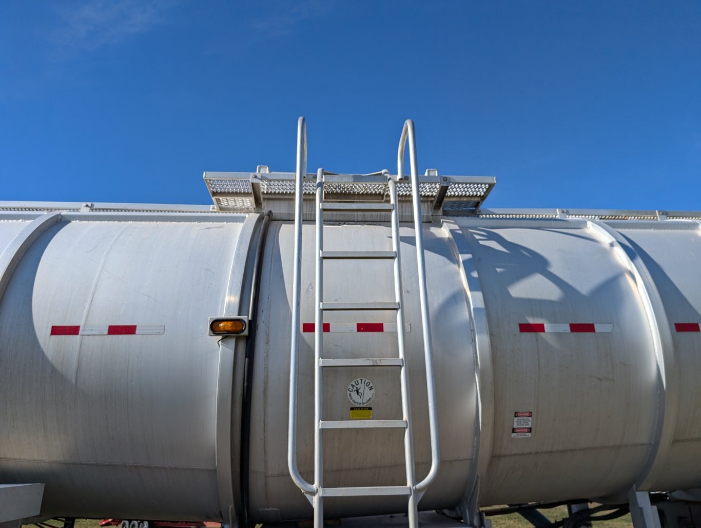 2013 Polar TC 407 Aluminum Tank Trailer