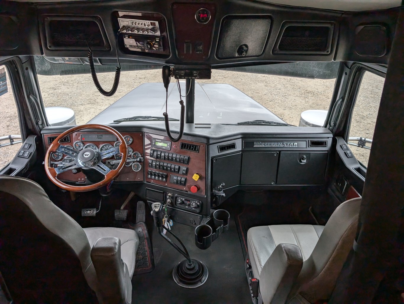 2018 Western Star 4900EX Glider T/A Sleeper Truck Tractor