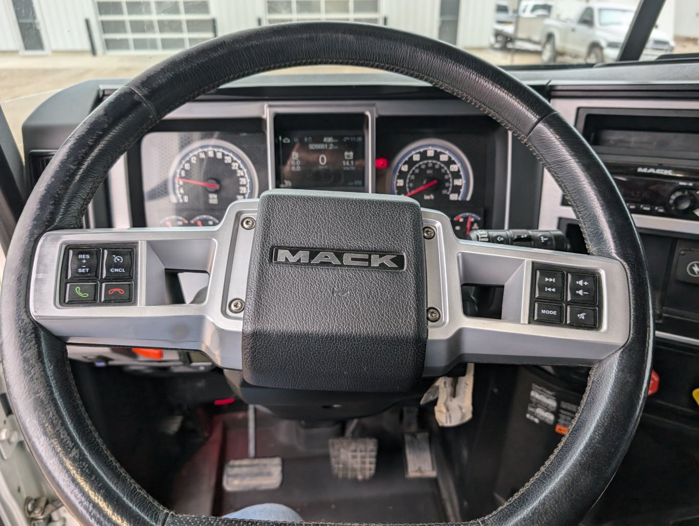 2020 Mack Pinnacle T/A Sleeper Truck Tractor