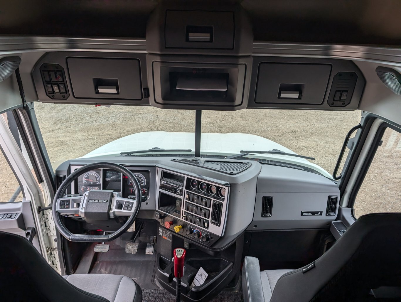 2020 Mack Pinnacle T/A Sleeper Truck Tractor