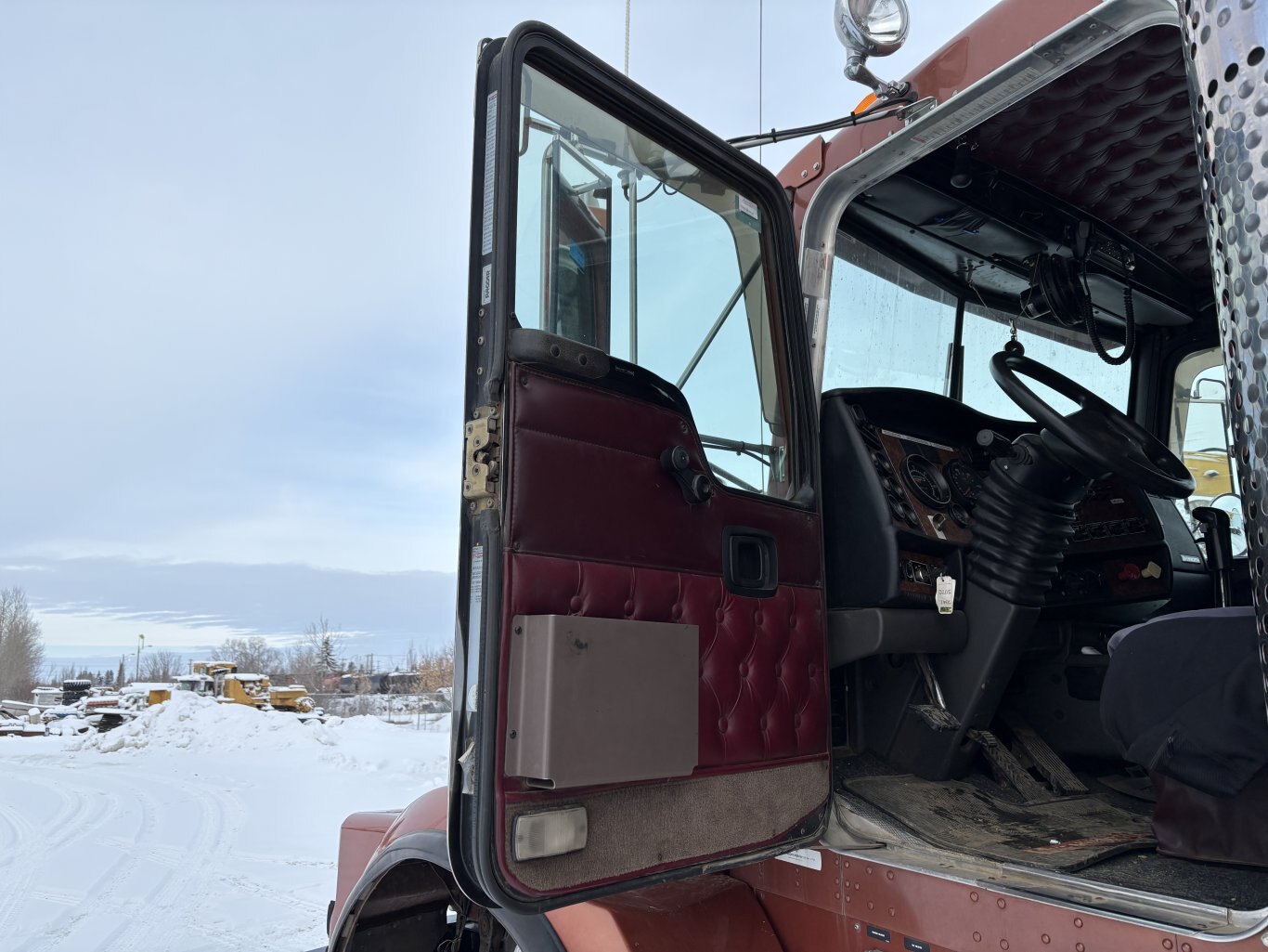 2006 Kenworth 6x4 Winch Tractor