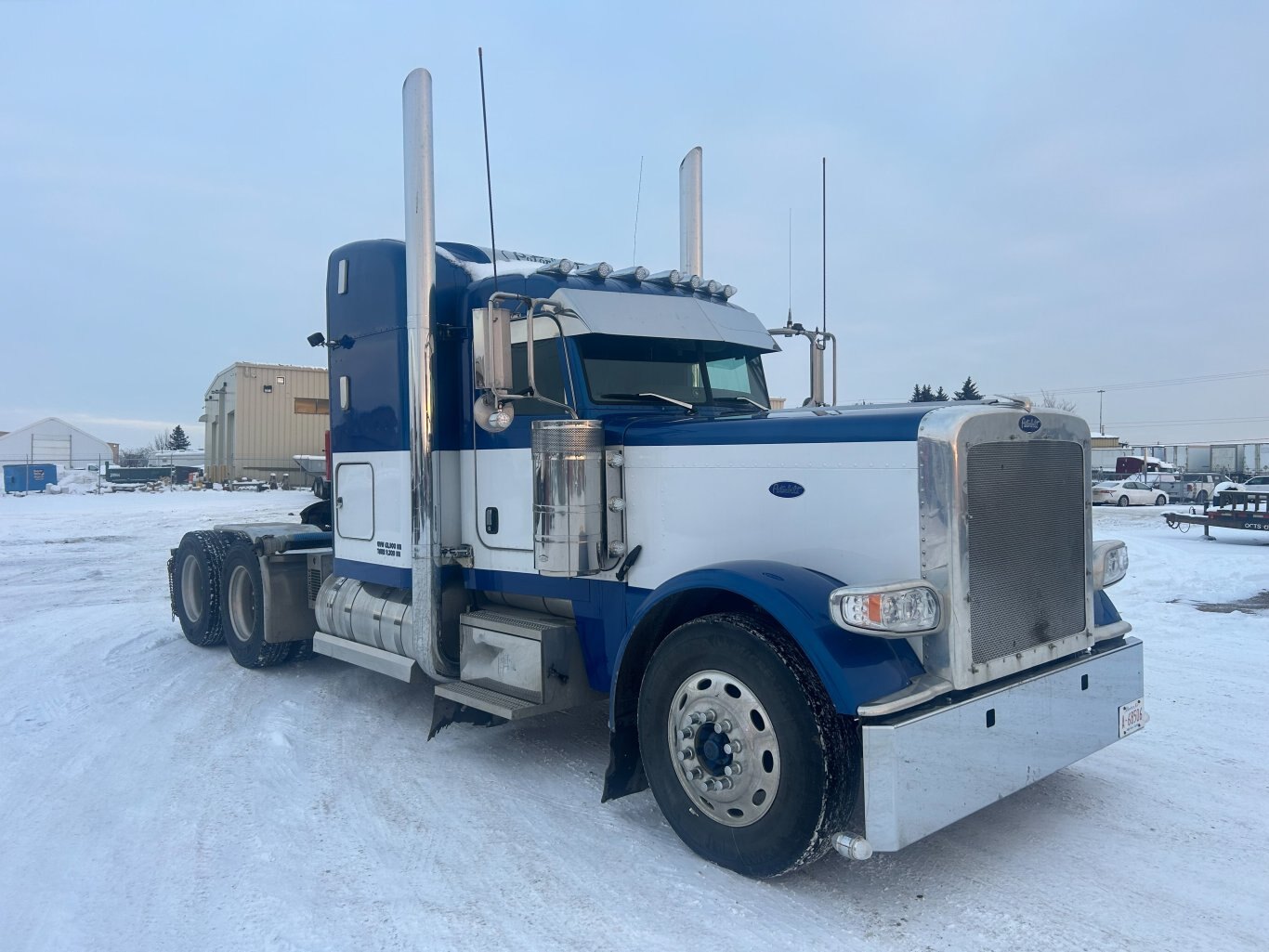 2009 Peterbilt 389 Tandem Truck w/ Fluid pump