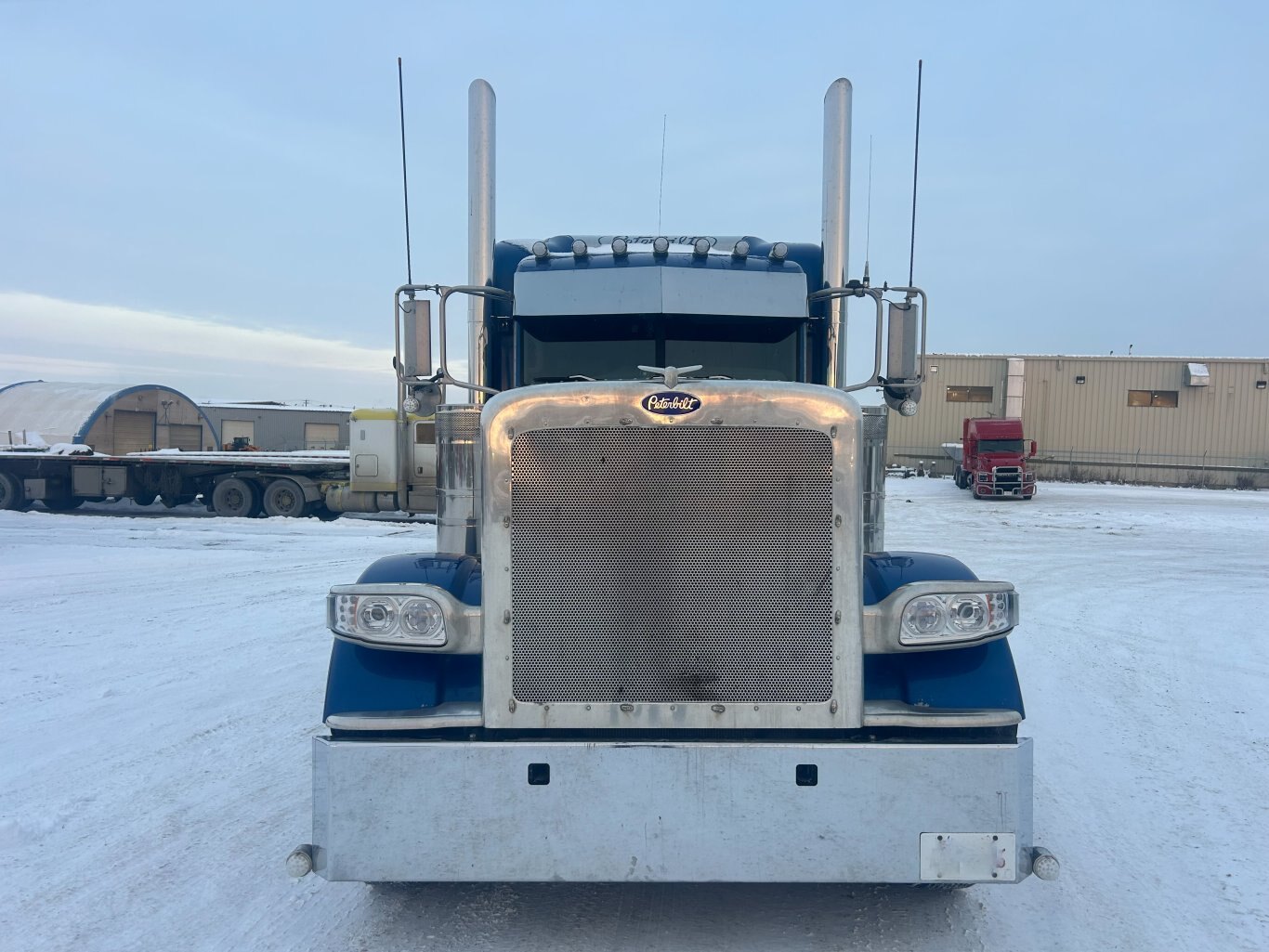 2009 Peterbilt 389 Tandem Truck w/ Fluid pump