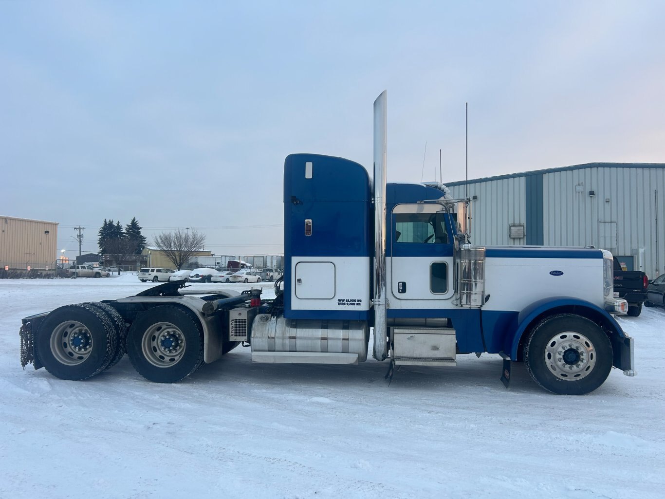 2009 Peterbilt 389 Tandem Truck w/ Fluid pump