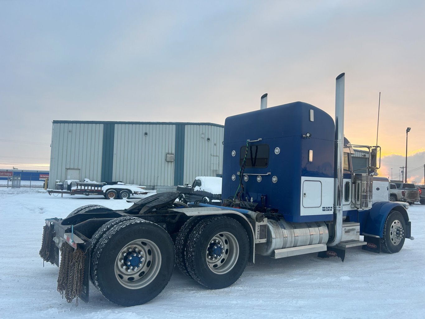 2009 Peterbilt 389 Tandem Truck w/ Fluid pump