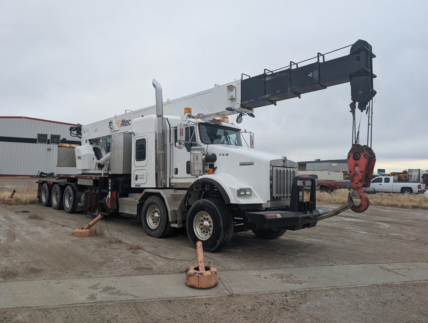 2013 Kenworth T800 Tandem/Tri drive Altec 40 127 Boom Truck