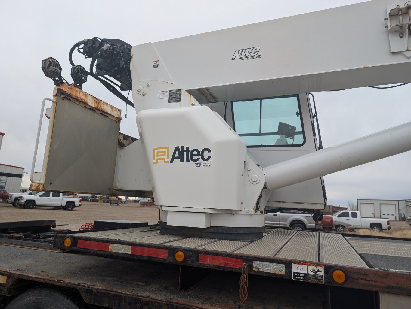 2013 Kenworth T800 Tandem/Tri drive Altec 40 127 Boom Truck