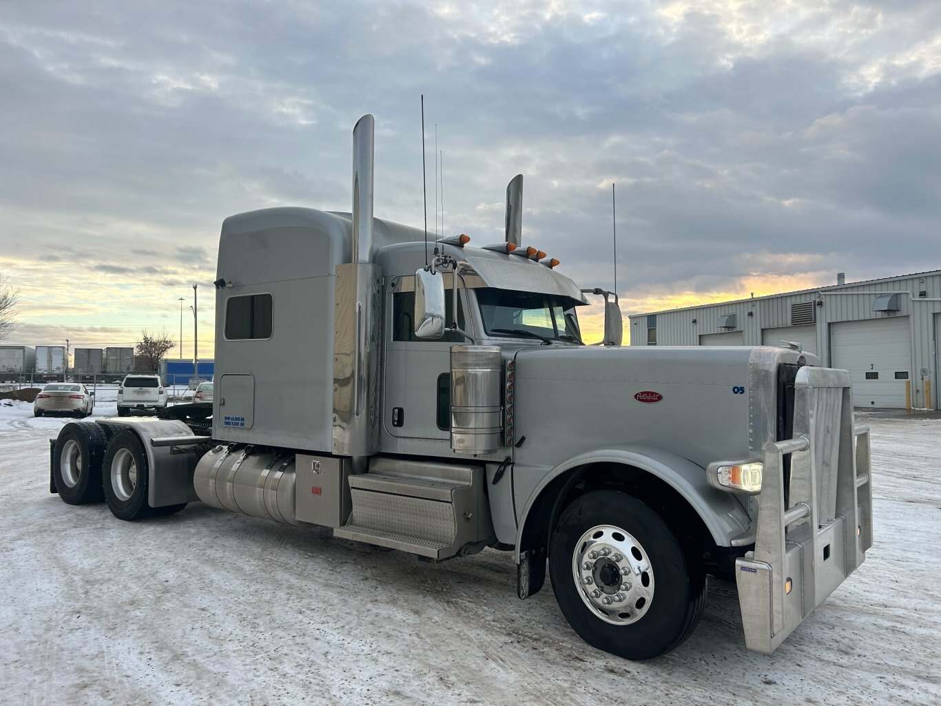 2020 Peterbilt 389 Tandem Truck