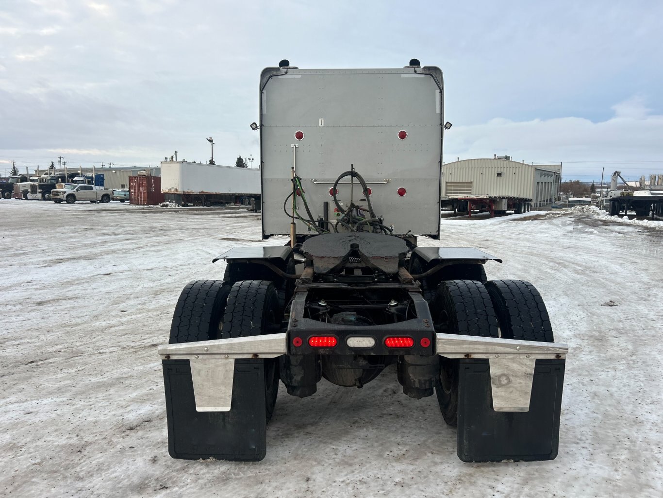 2020 Peterbilt 389 Tandem Truck