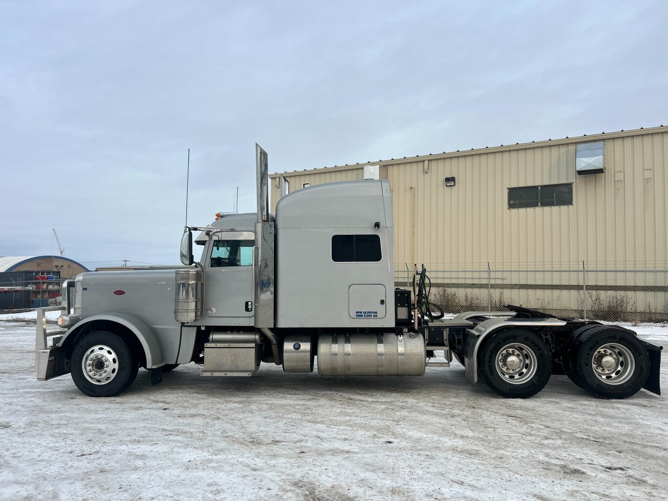 2020 Peterbilt 389 Tandem Truck