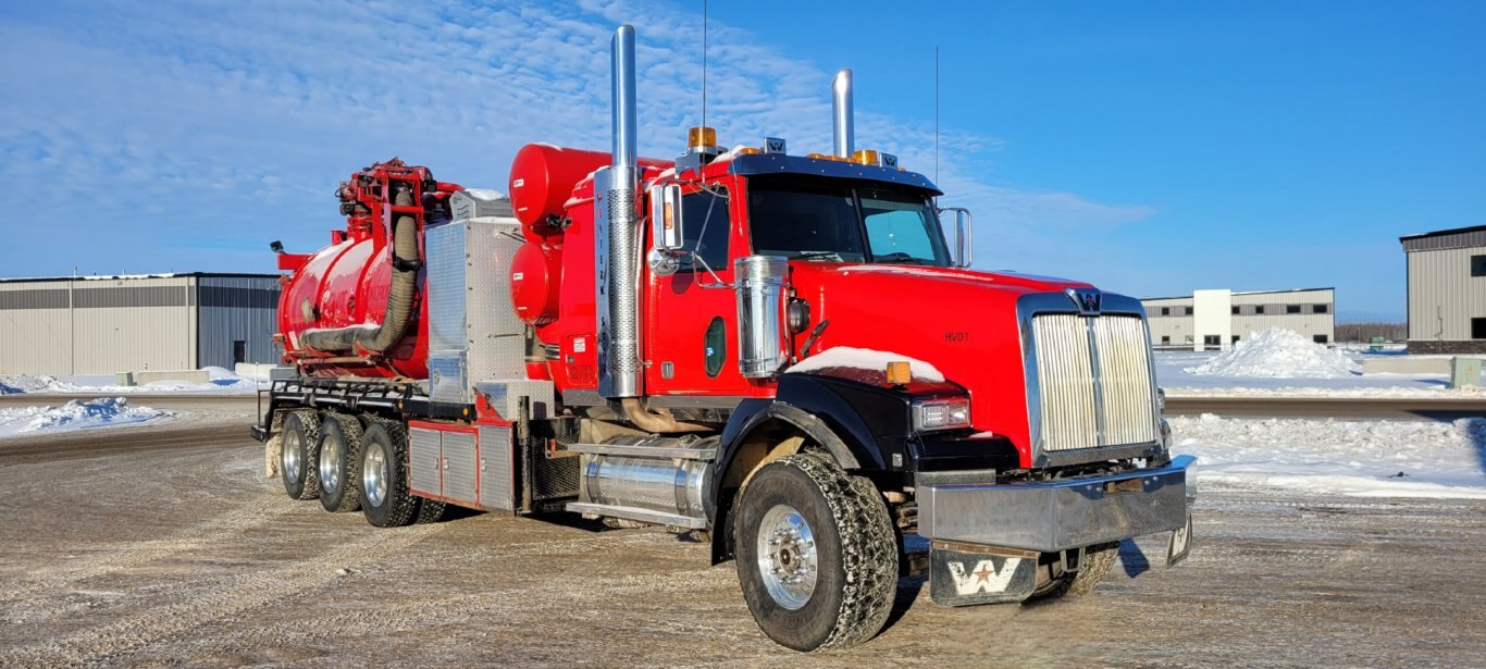 2007 Western Star 4900SA Tridrive Customvac Hydrovac W/ Coded Tank