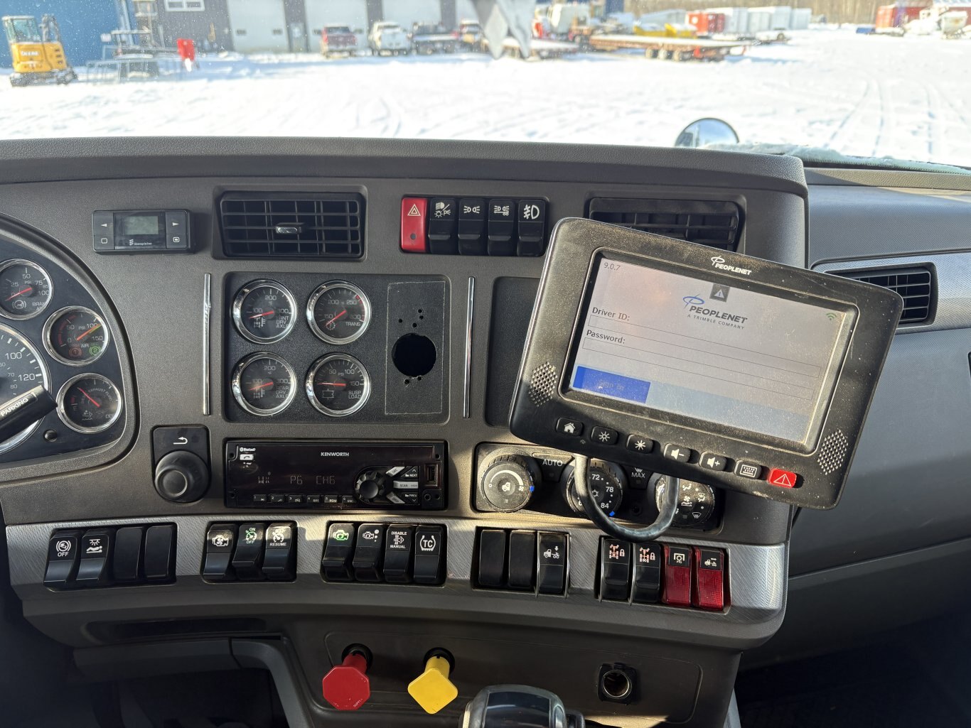 2018 Kenworth T880 6x4 Truck tractor