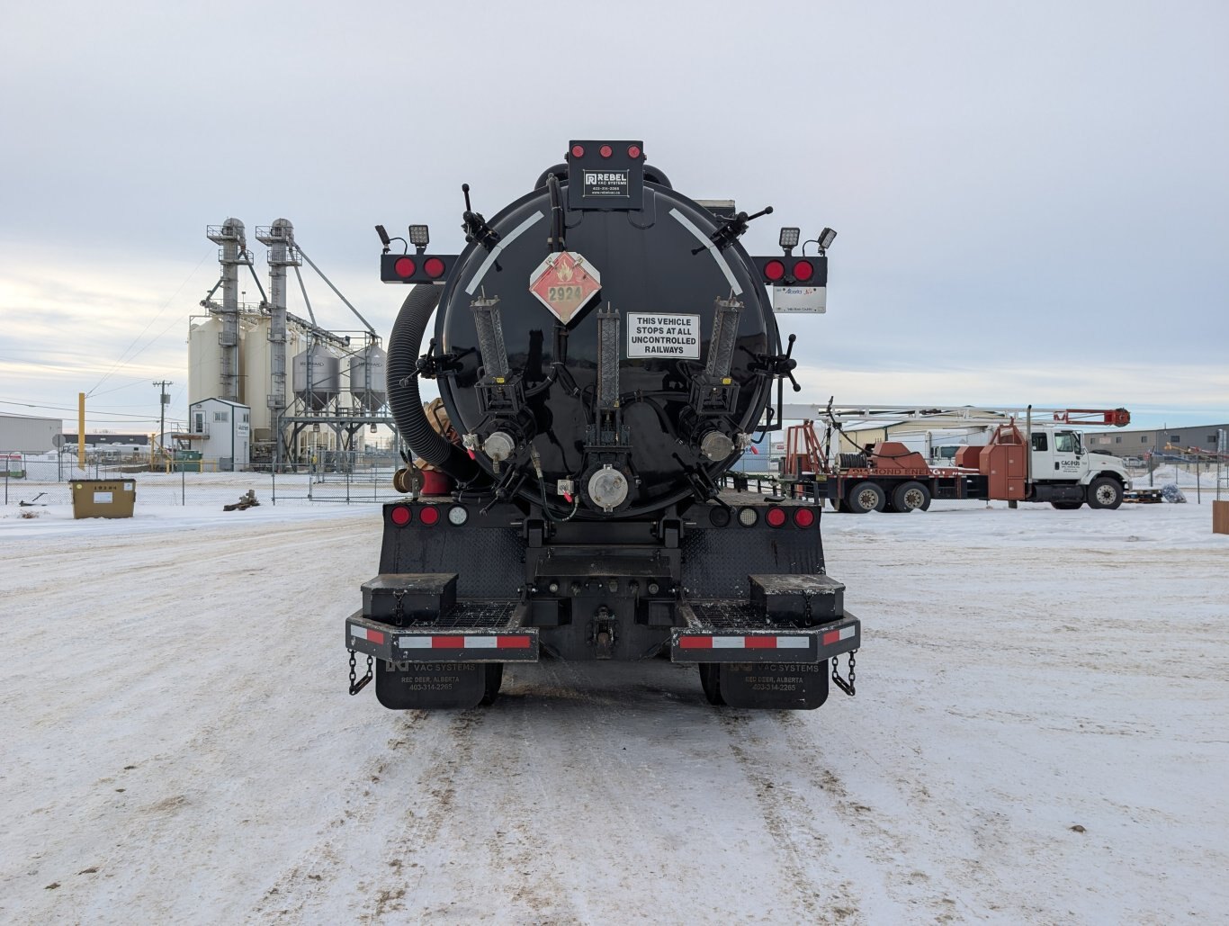 2019 Peterbilt 567 8x6 Rebel Combo Vac Truck