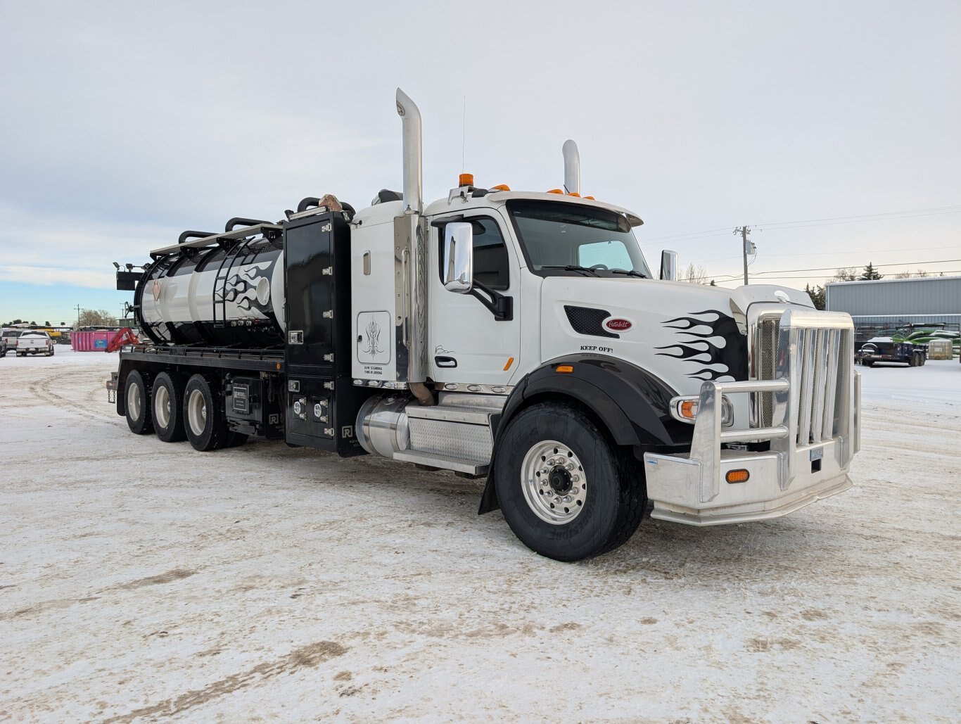 2019 Peterbilt 567 8x6 Rebel Combo Vac Truck