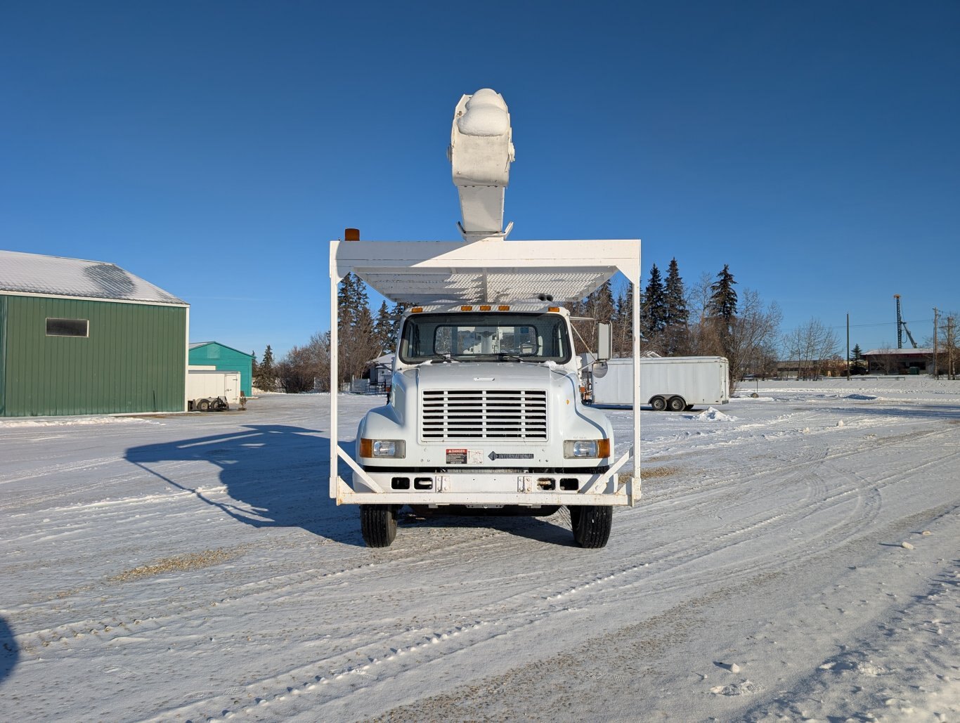 2001 International S/A Bucket Truck