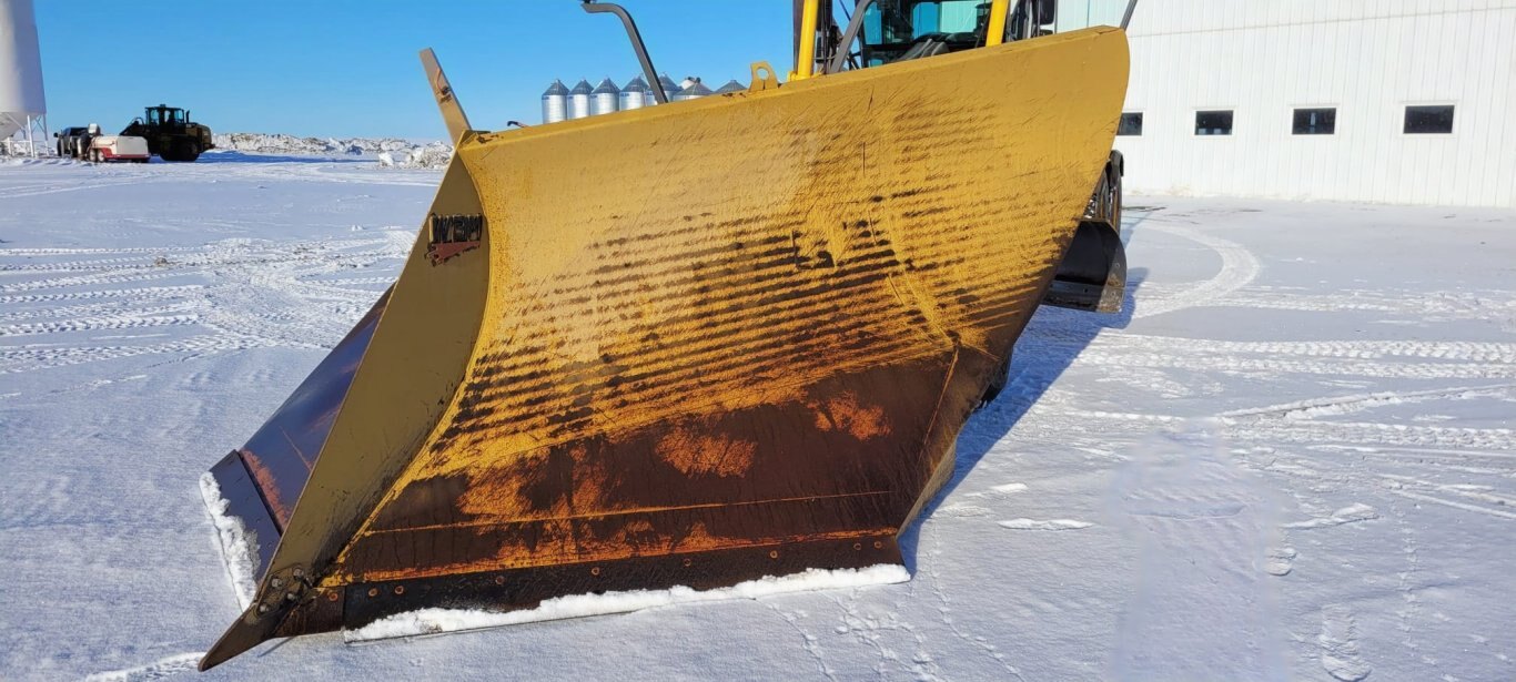 2013 Volvo G976 AWD Grader w/ Wing