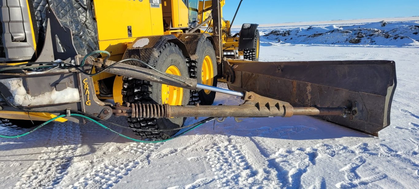 2013 Volvo G976 AWD Grader w/ Wing