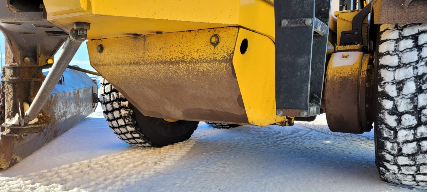 2013 Volvo G976 AWD Grader w/ Wing