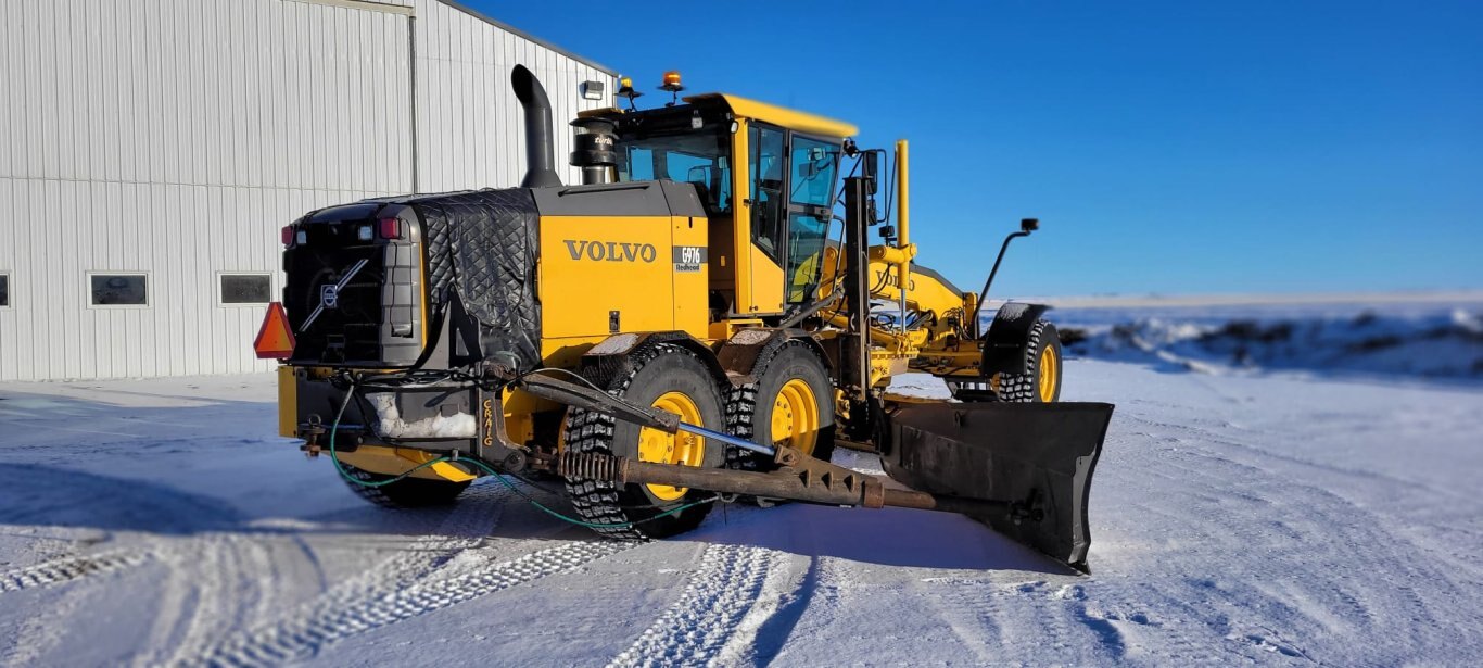 2013 Volvo G976 AWD Grader w/ Wing