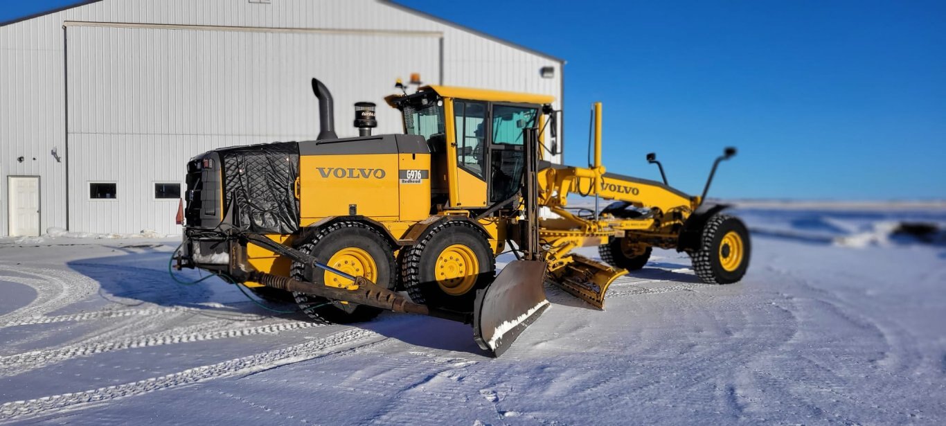 2013 Volvo G976 AWD Grader w/ Wing