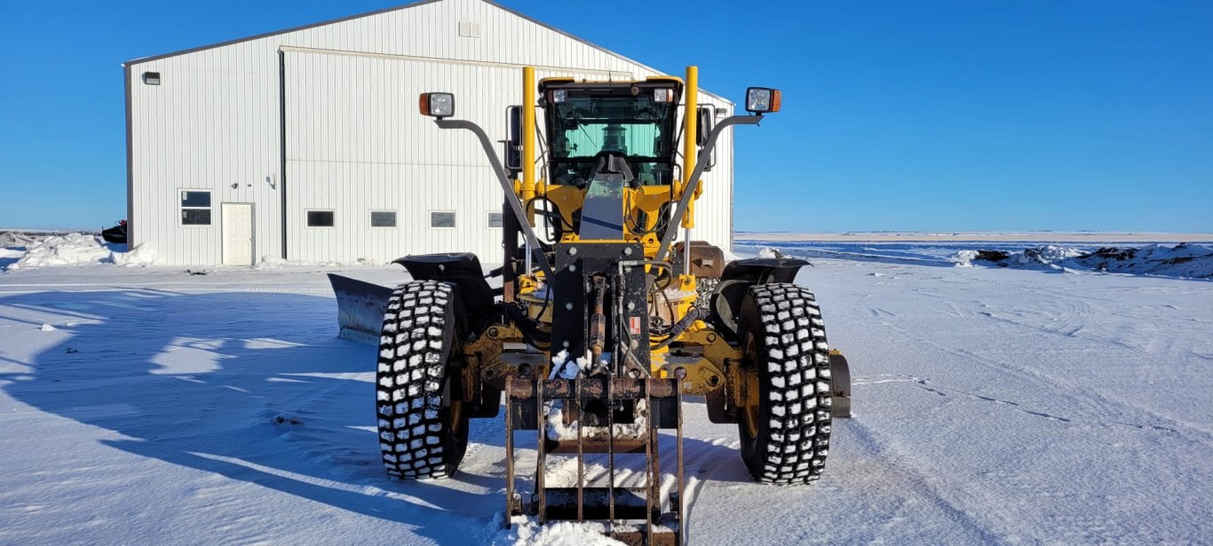 2013 Volvo G976 AWD Grader w/ Wing