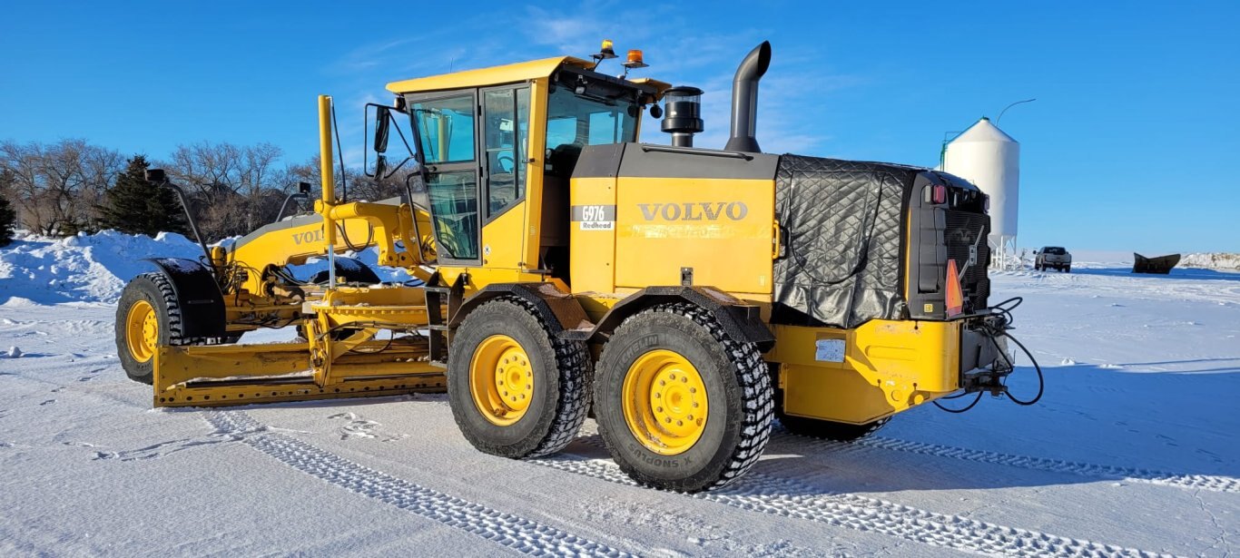 2013 Volvo G976 AWD Grader w/ Wing