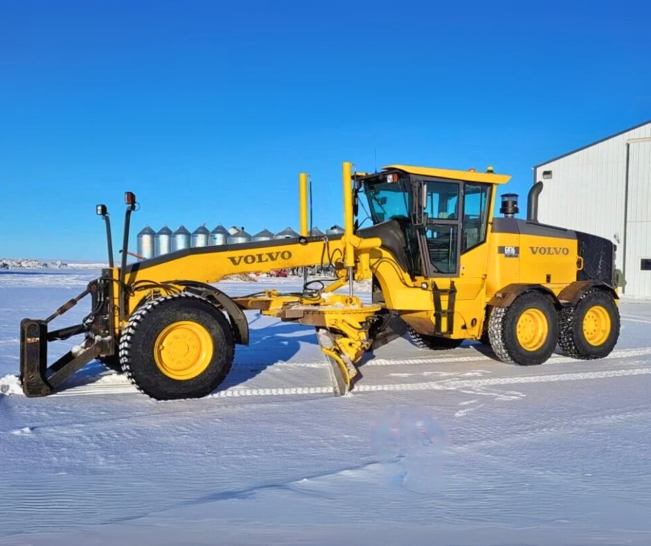 2013 Volvo G976 AWD Grader w/ Wing